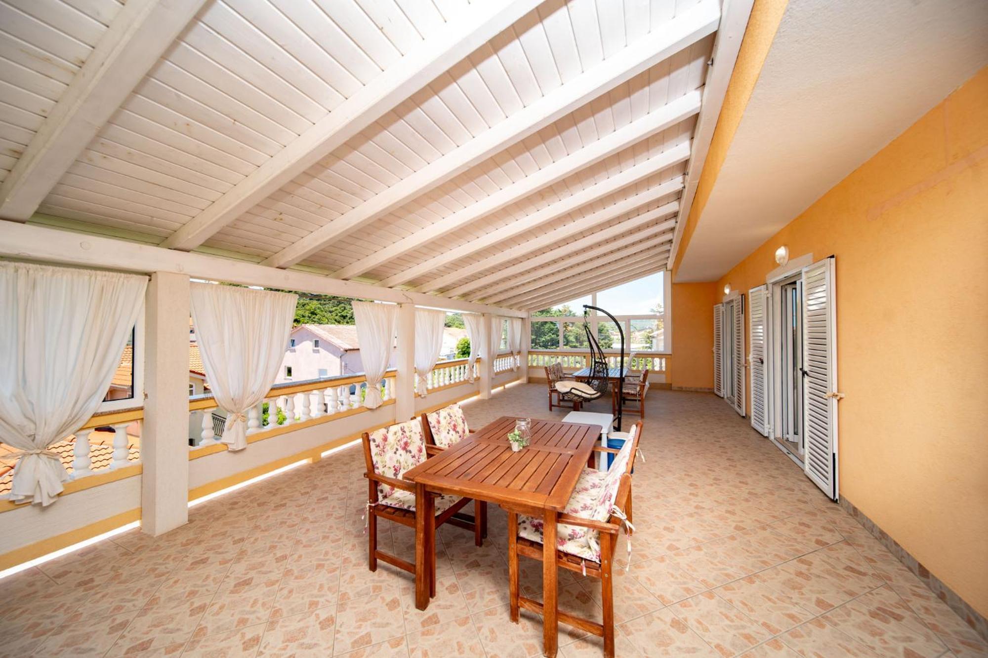 Foric Apartments With Outdoor Heated Pool ラブ エクステリア 写真