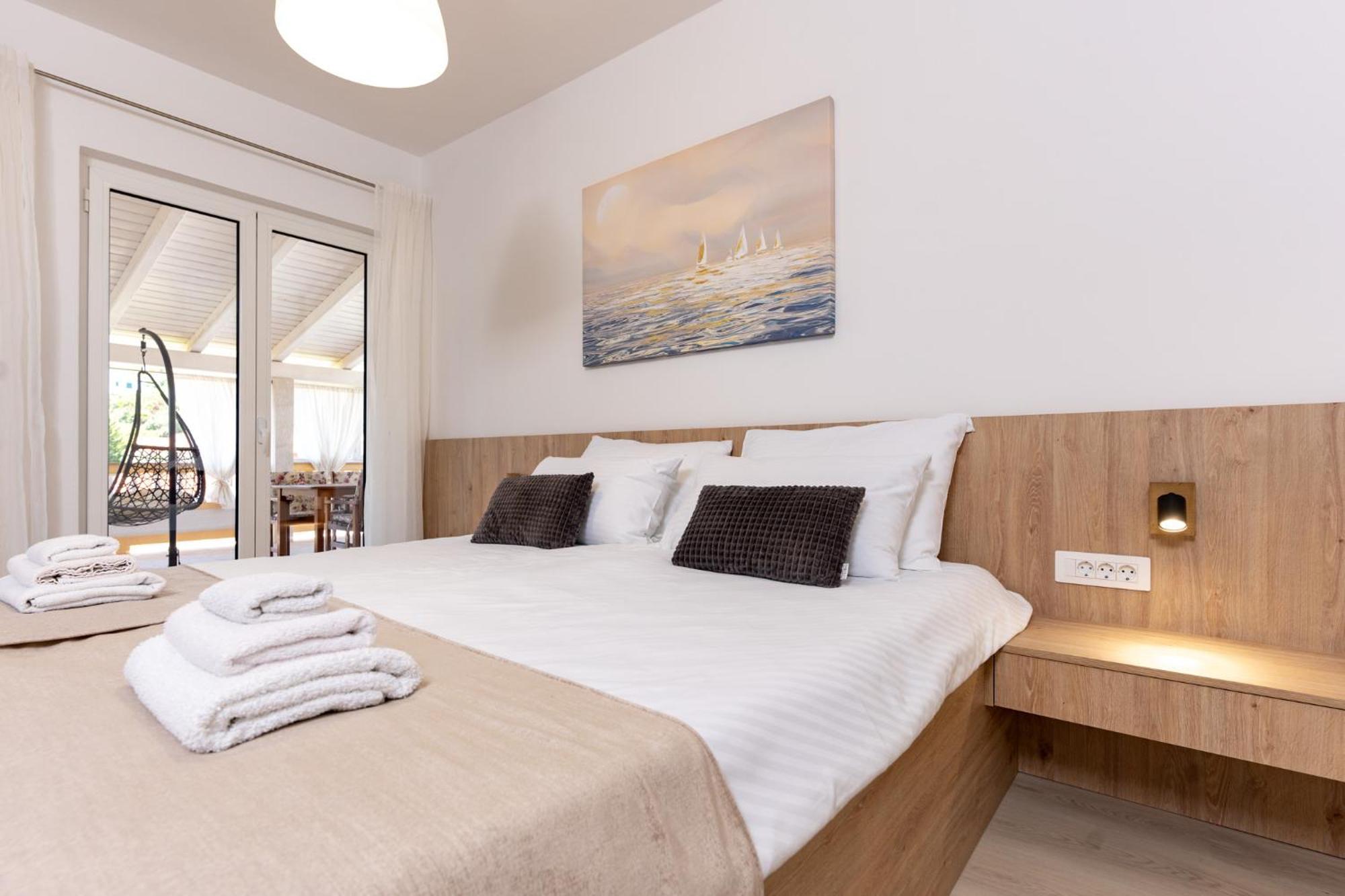 Foric Apartments With Outdoor Heated Pool ラブ エクステリア 写真