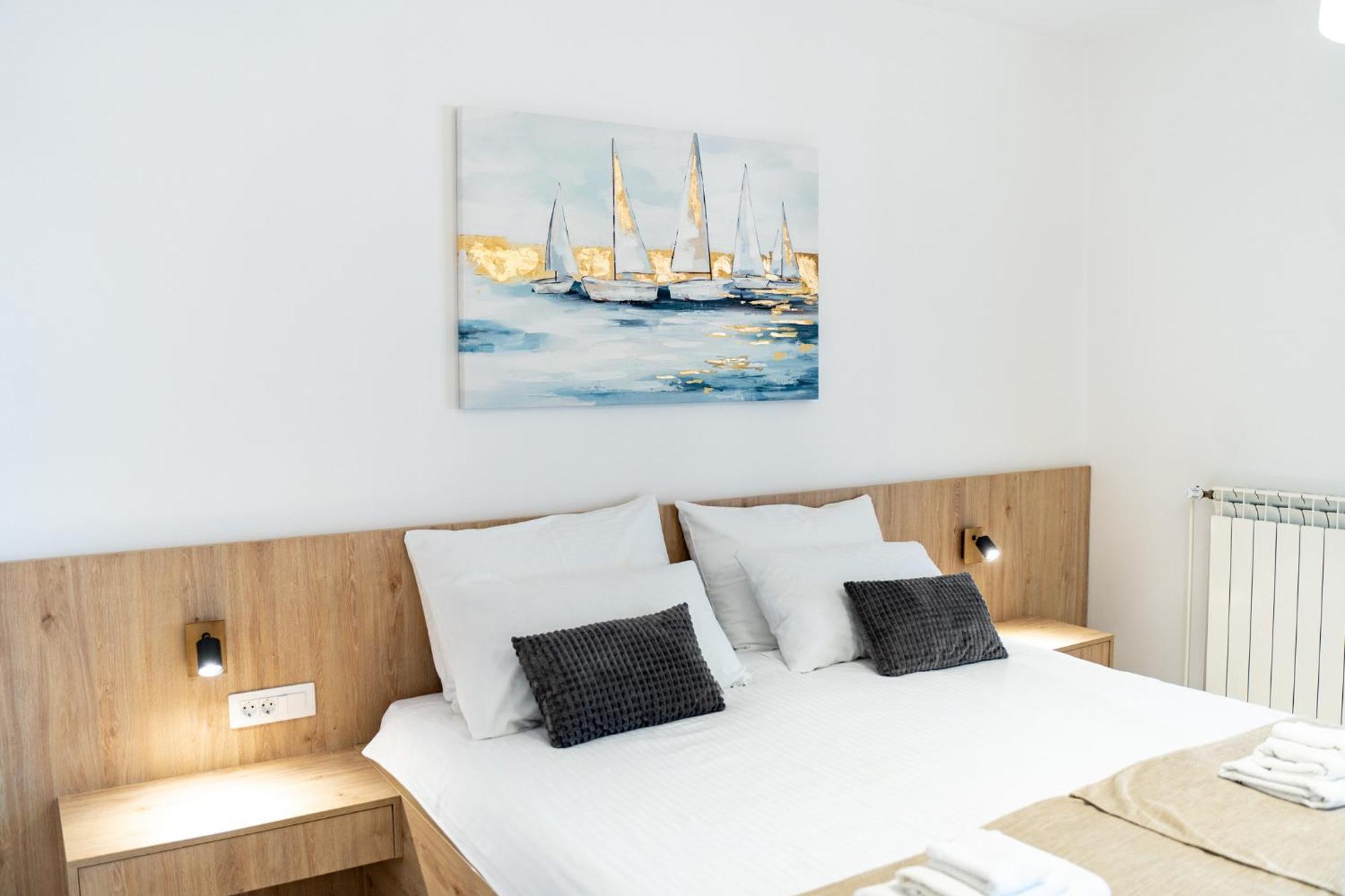 Foric Apartments With Outdoor Heated Pool ラブ エクステリア 写真