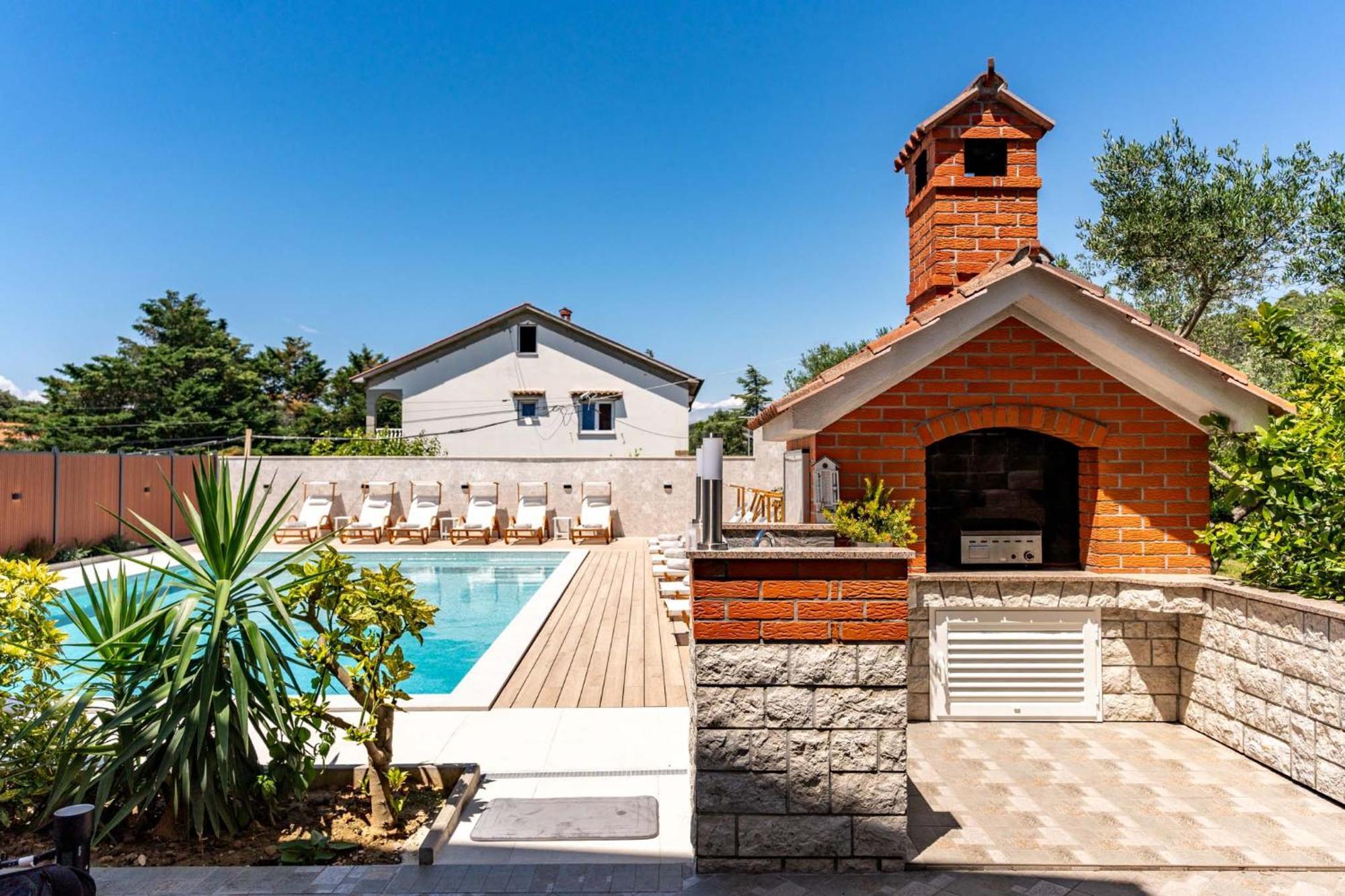 Foric Apartments With Outdoor Heated Pool ラブ エクステリア 写真