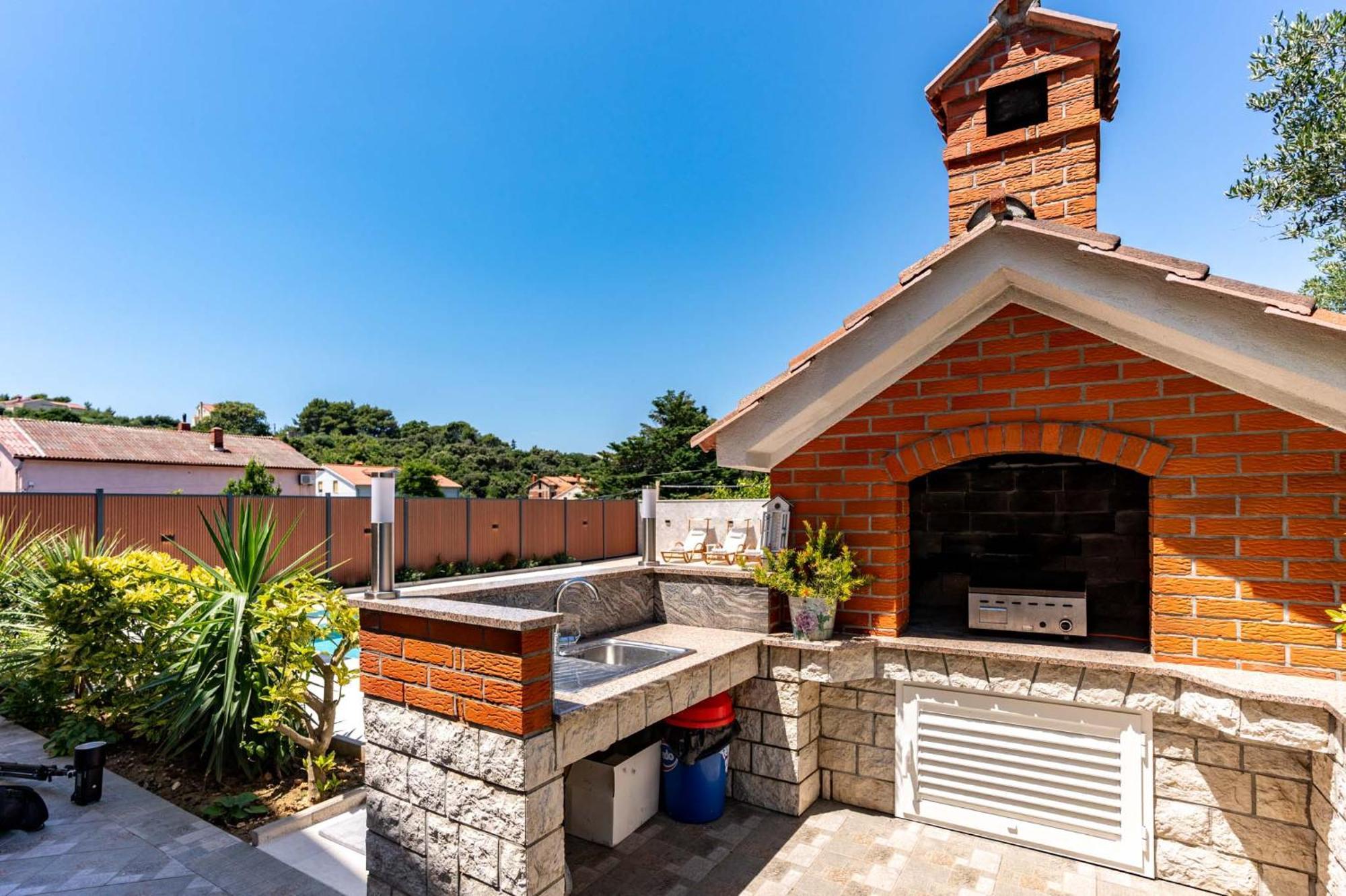 Foric Apartments With Outdoor Heated Pool ラブ エクステリア 写真