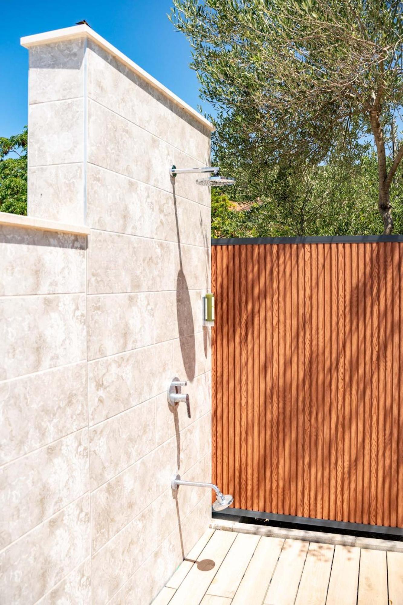Foric Apartments With Outdoor Heated Pool ラブ エクステリア 写真