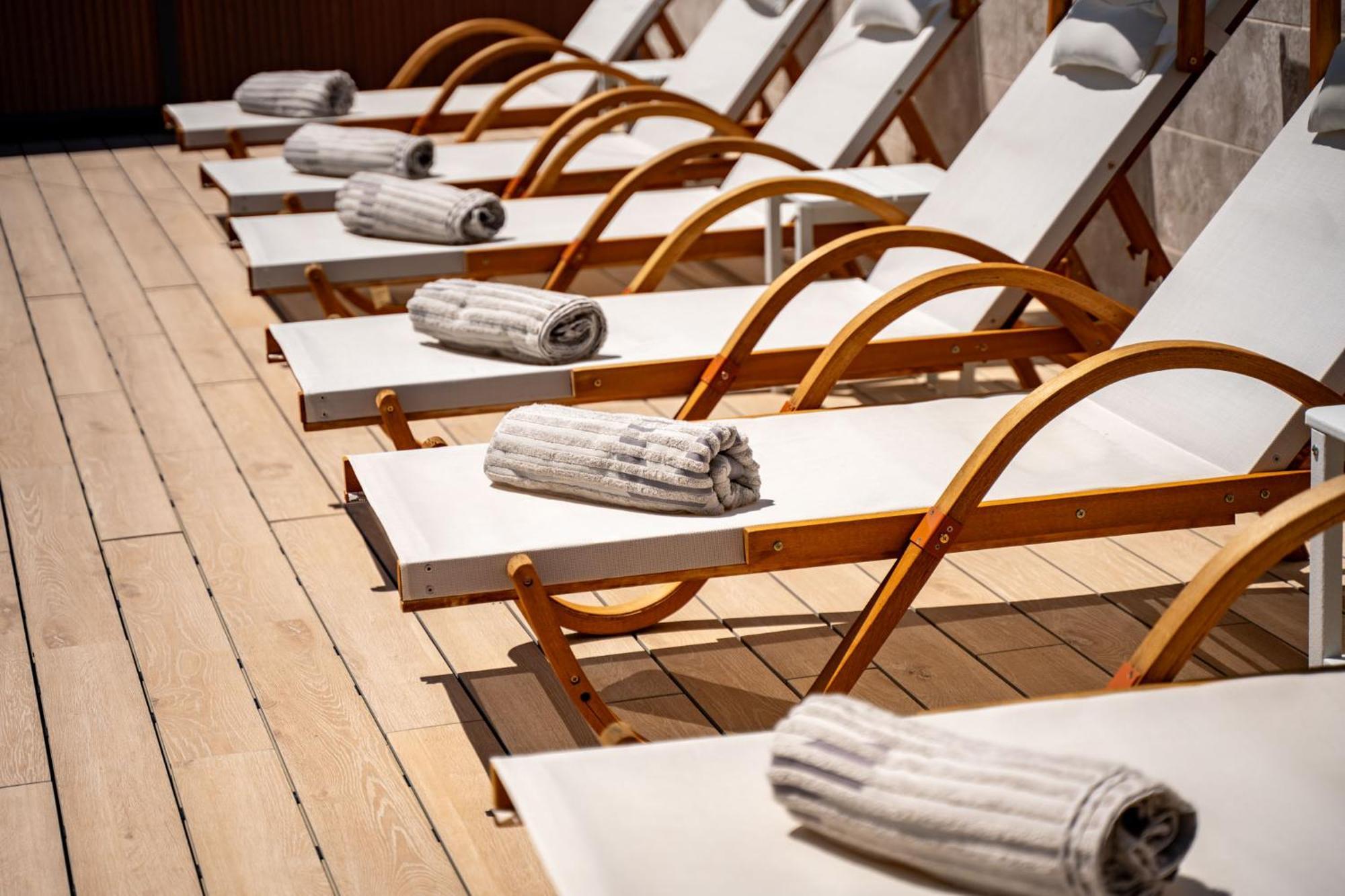Foric Apartments With Outdoor Heated Pool ラブ エクステリア 写真