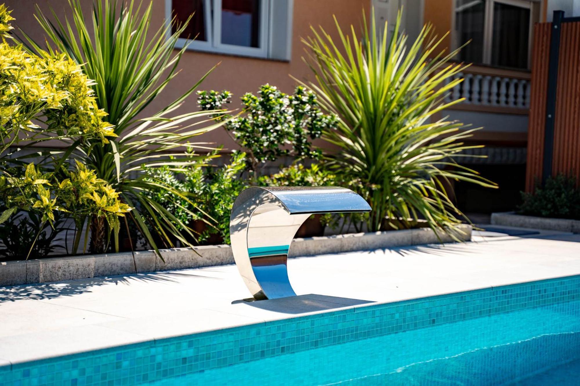 Foric Apartments With Outdoor Heated Pool ラブ エクステリア 写真
