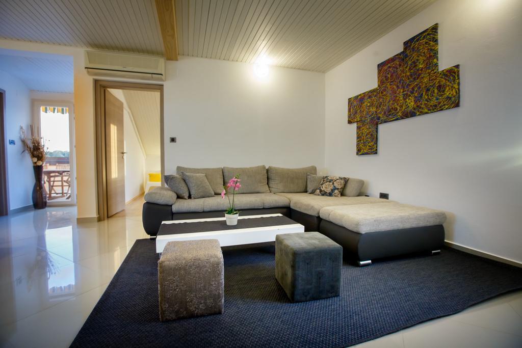 Foric Apartments With Outdoor Heated Pool ラブ エクステリア 写真