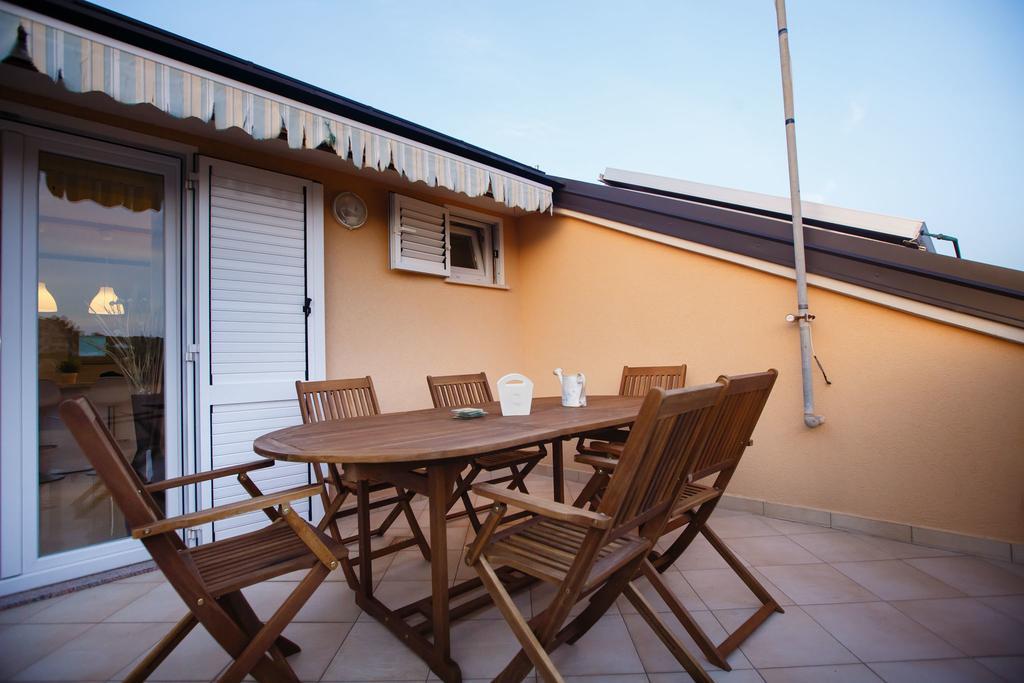 Foric Apartments With Outdoor Heated Pool ラブ エクステリア 写真