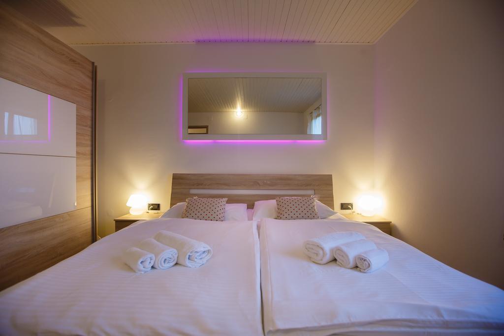 Foric Apartments With Outdoor Heated Pool ラブ エクステリア 写真